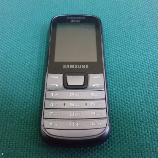 Фото Samsung E2252